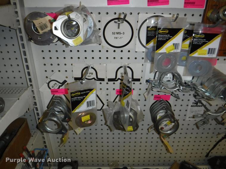 image for item DD0939 Hydraulic cylinder and roller chain hardware