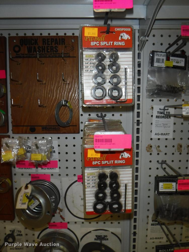 image for item DD0939 Hydraulic cylinder and roller chain hardware