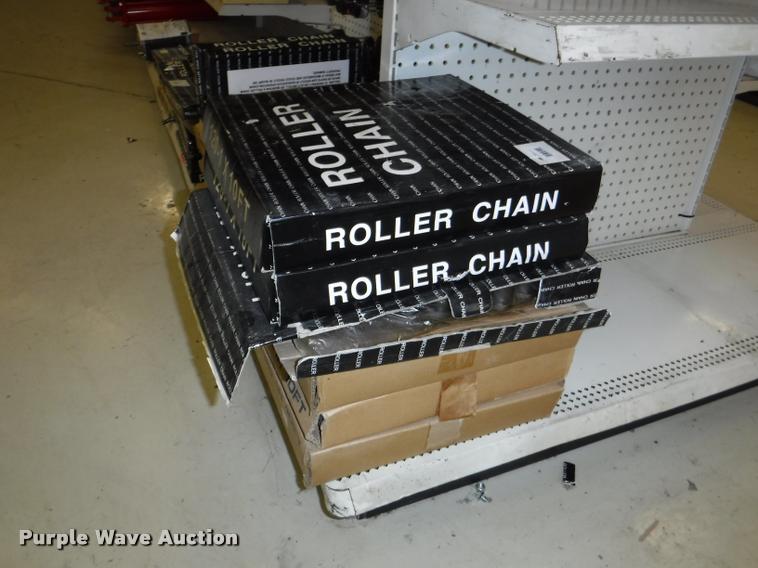 image for item DD0939 Hydraulic cylinder and roller chain hardware