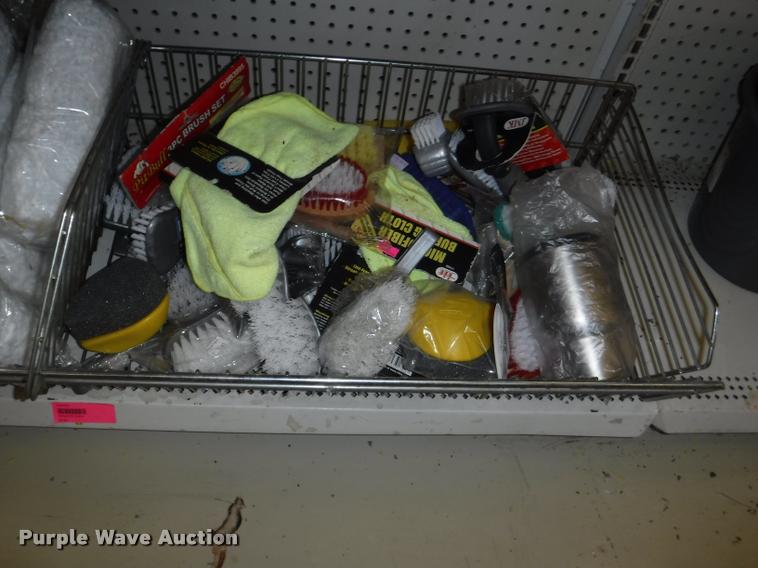 image for item DD0962 Automotive supplies