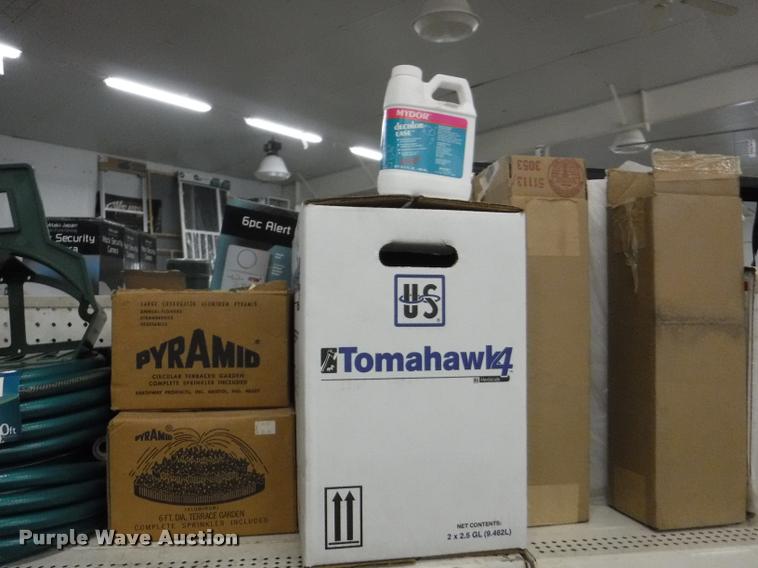 image for item DD0980 Lawn and garden accessories