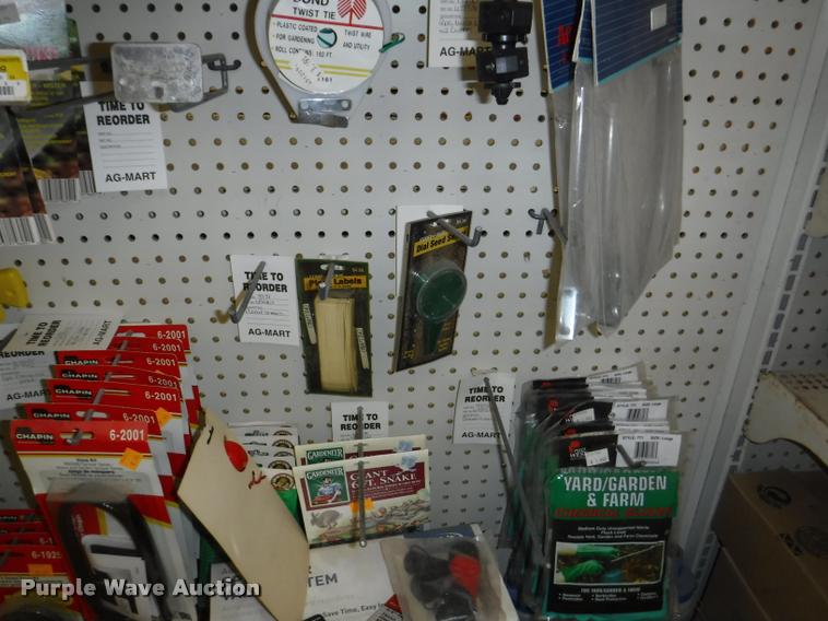 image for item DD0980 Lawn and garden accessories