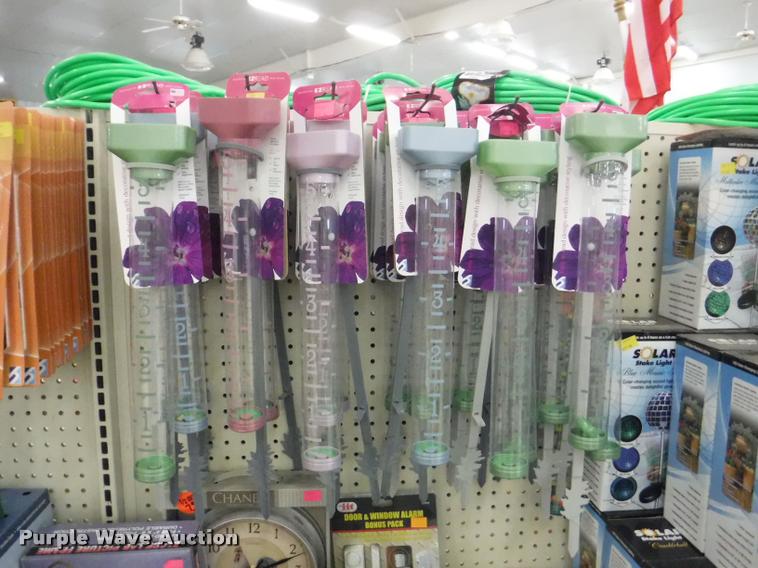 image for item DD0980 Lawn and garden accessories