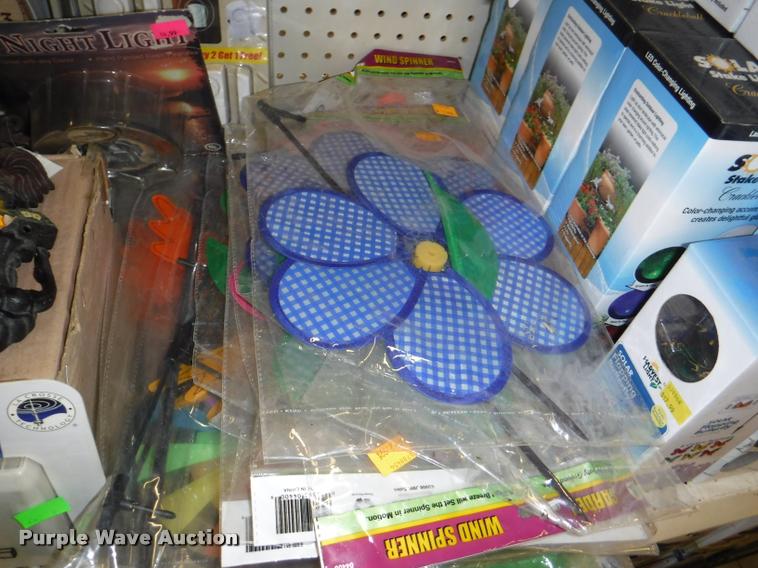 image for item DD0980 Lawn and garden accessories