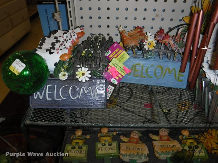 image for item DD0980 Lawn and garden accessories