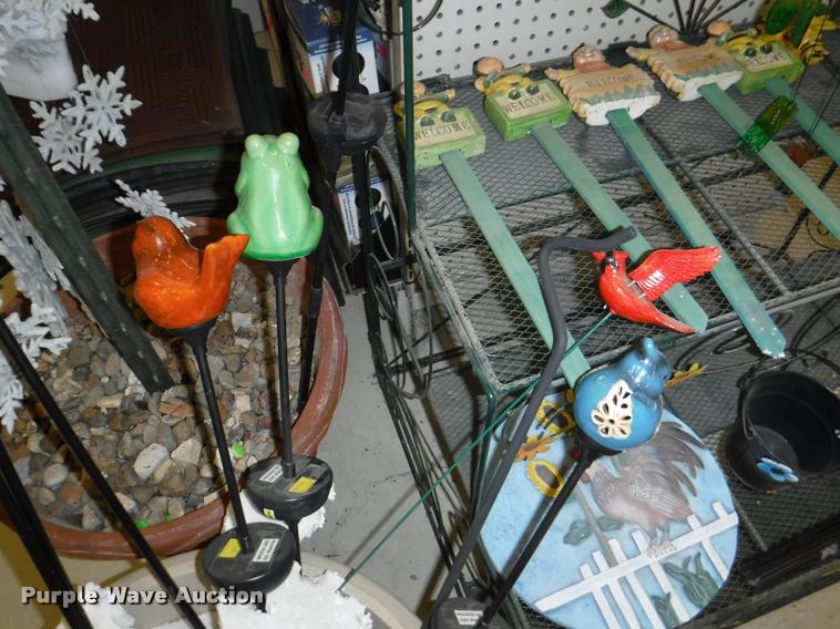 image for item DD0980 Lawn and garden accessories