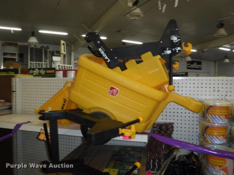 image for item DD0989 Children's toys and books