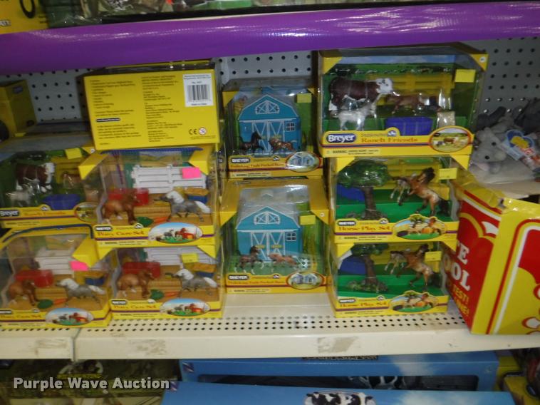 image for item DD0989 Children's toys and books