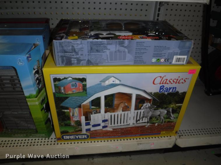 image for item DD0989 Children's toys and books