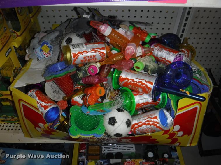 image for item DD0989 Children's toys and books