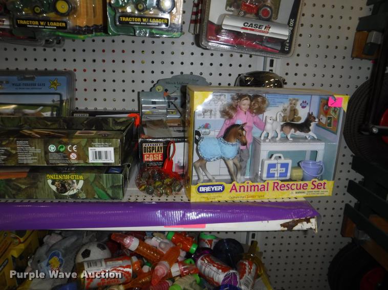 image for item DD0989 Children's toys and books