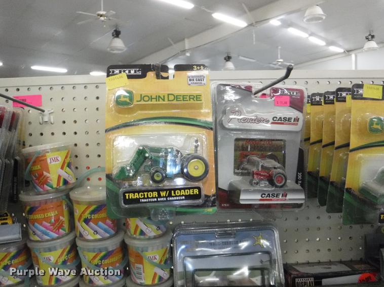 image for item DD0989 Children's toys and books