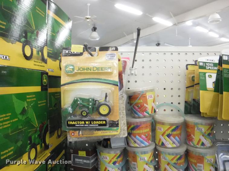 image for item DD0989 Children's toys and books