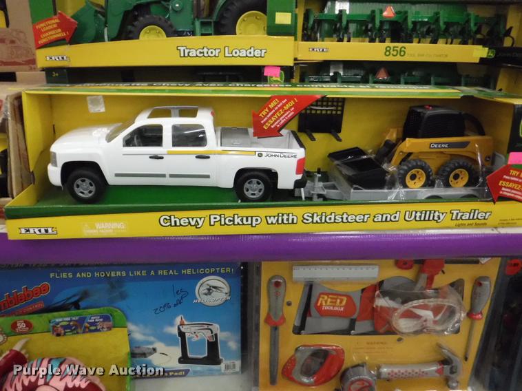 image for item DD0989 Children's toys and books