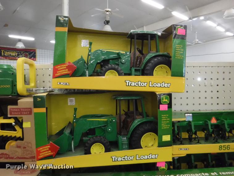 image for item DD0989 Children's toys and books