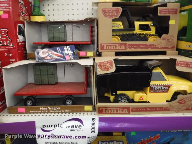 image for item DD0989 Children's toys and books