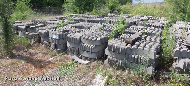 image for item DD1704 Approximately 45 pallets of landscape edge blocks