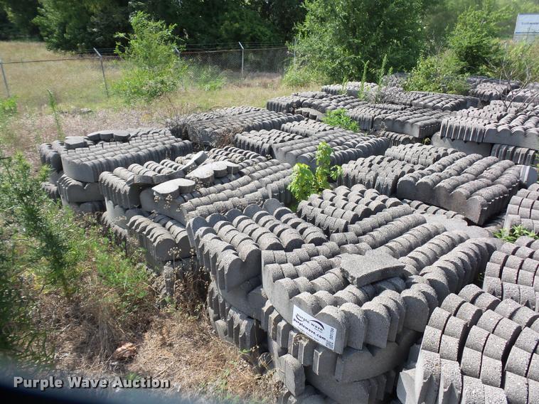 image for item DD1704 Approximately 45 pallets of landscape edge blocks