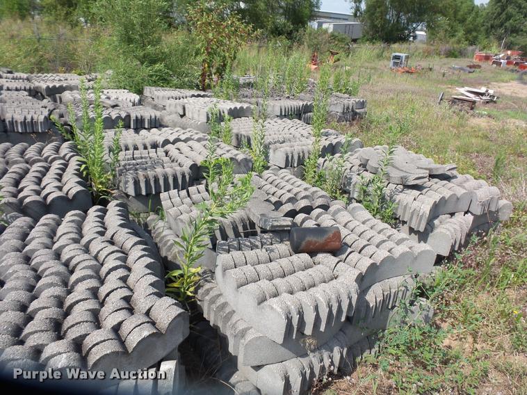 image for item DD1704 Approximately 45 pallets of landscape edge blocks