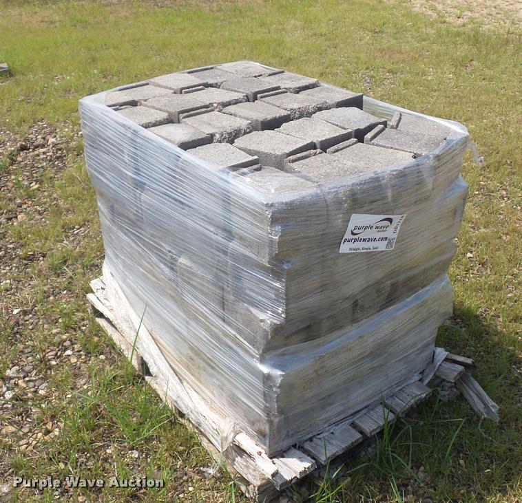 image for item DD1718 Approximately 12 pallets of landscape blocks