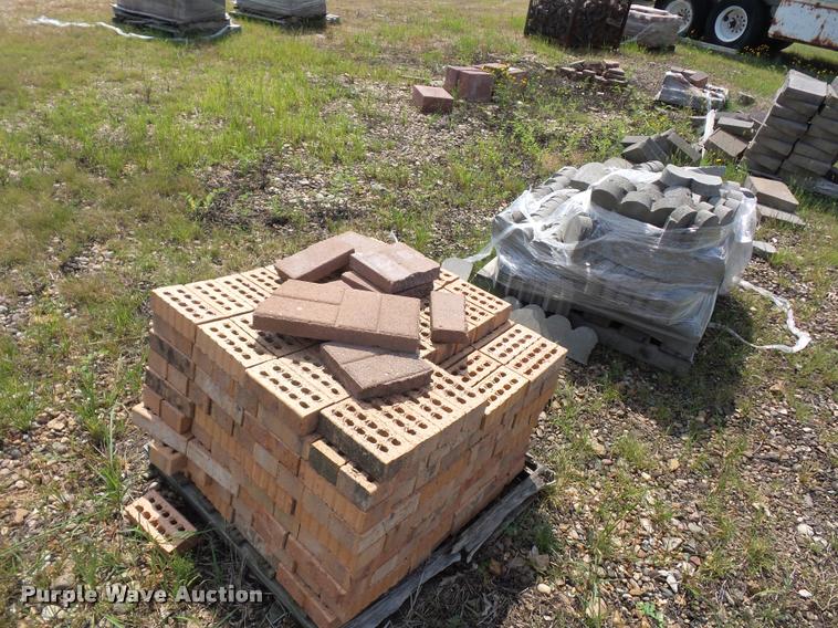 image for item DD1718 Approximately 12 pallets of landscape blocks