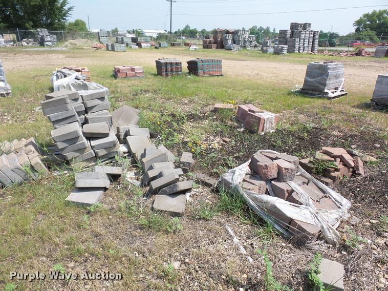 image for item DD1718 Approximately 12 pallets of landscape blocks