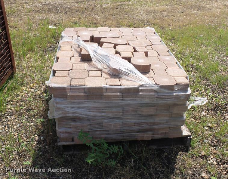 image for item DD1718 Approximately 12 pallets of landscape blocks