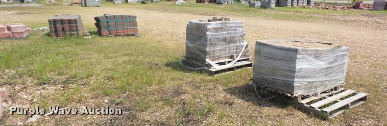 image for item DD1718 Approximately 12 pallets of landscape blocks