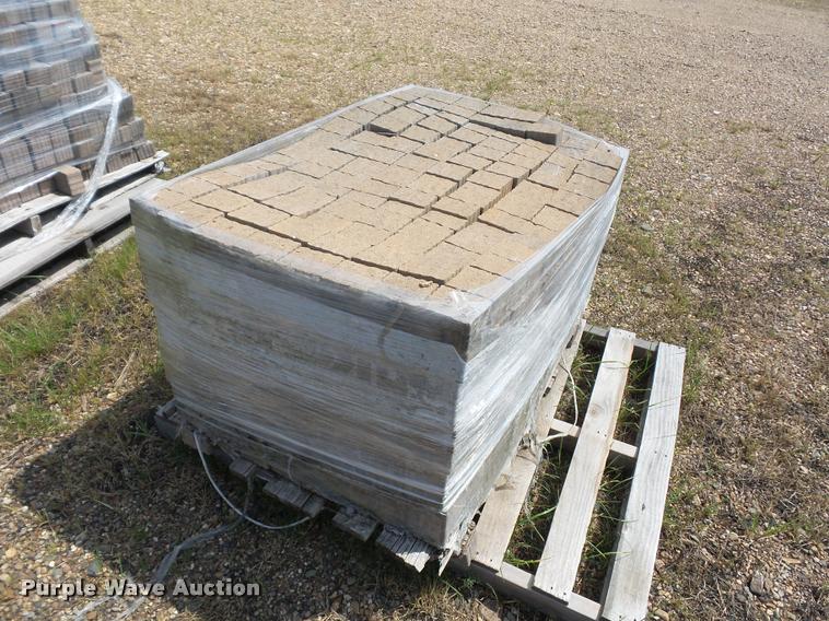 image for item DD1718 Approximately 12 pallets of landscape blocks