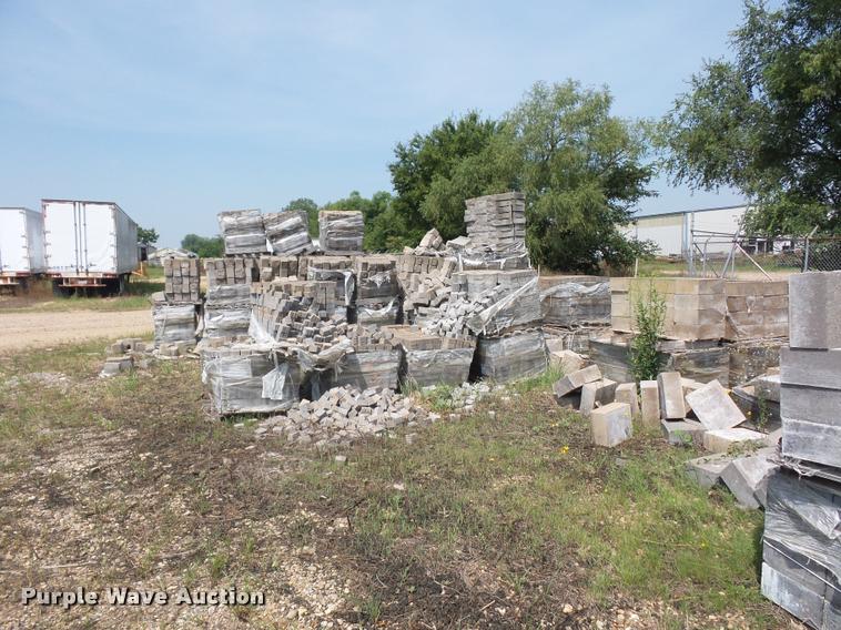 image for item DD1719 Approximately 60 pallets of landscape blocks