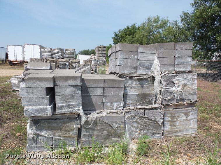 image for item DD1719 Approximately 60 pallets of landscape blocks