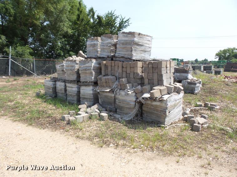 image for item DD1719 Approximately 60 pallets of landscape blocks