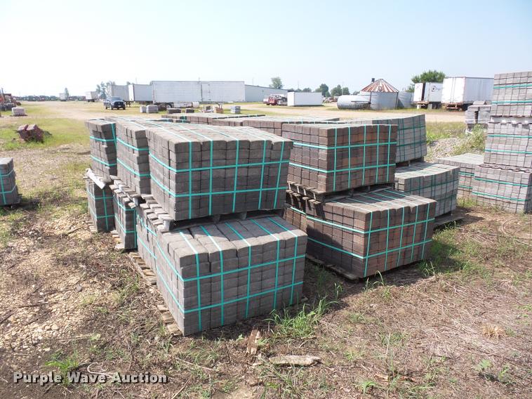 image for item DD1720 Approximately 35 pallets of landscape blocks