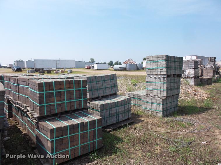 image for item DD1720 Approximately 35 pallets of landscape blocks
