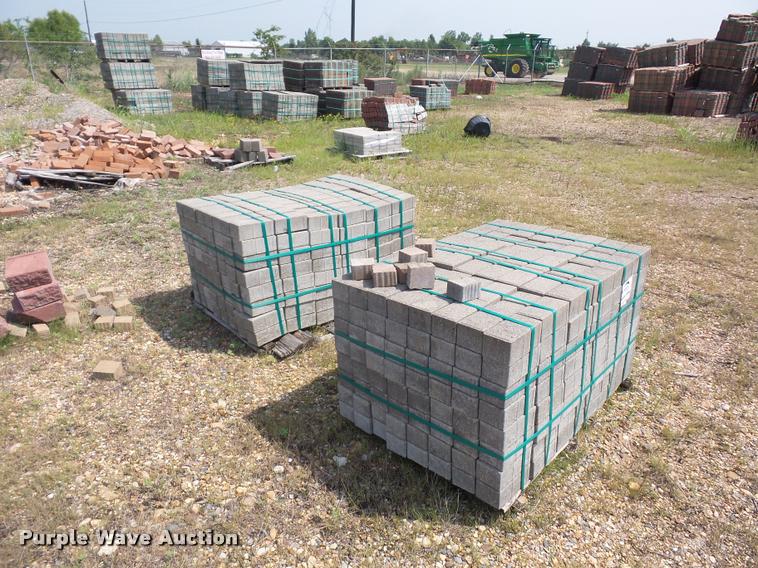 image for item DD1720 Approximately 35 pallets of landscape blocks
