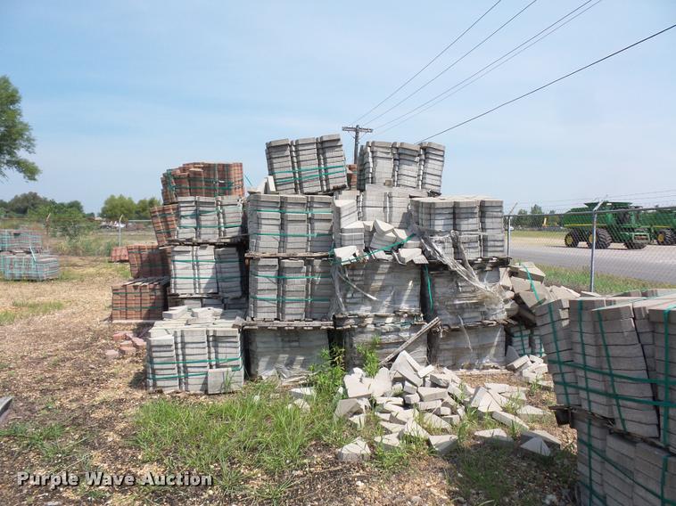 image for item DD1721 Approximately 80 pallets of landscape blocks