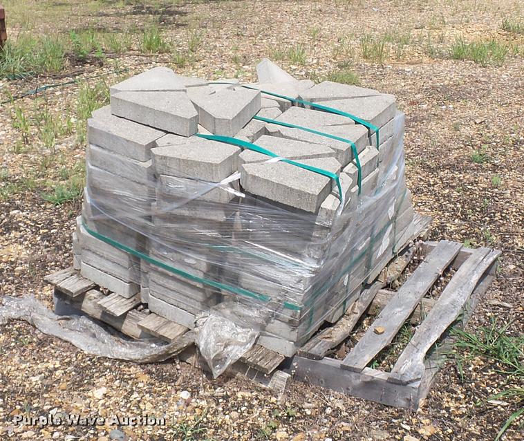 image for item DD1721 Approximately 80 pallets of landscape blocks