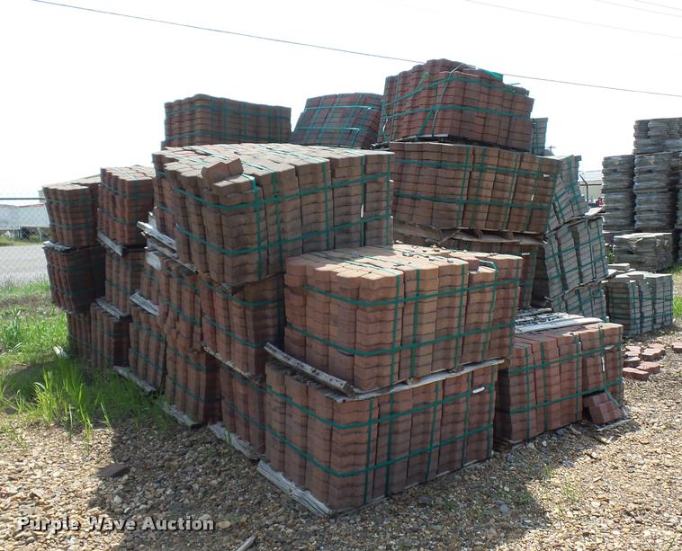 image for item DD1721 Approximately 80 pallets of landscape blocks