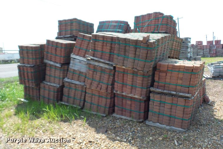 image for item DD1721 Approximately 80 pallets of landscape blocks