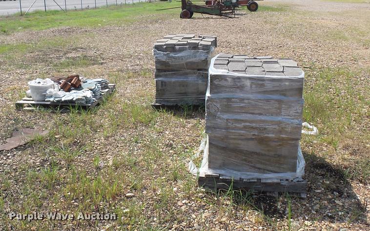 image for item DD1725 Approximately 90 pallets of landscape blocks