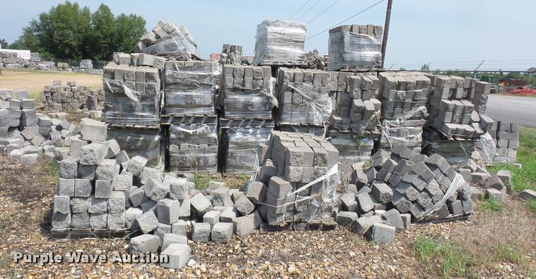 image for item DD1725 Approximately 90 pallets of landscape blocks
