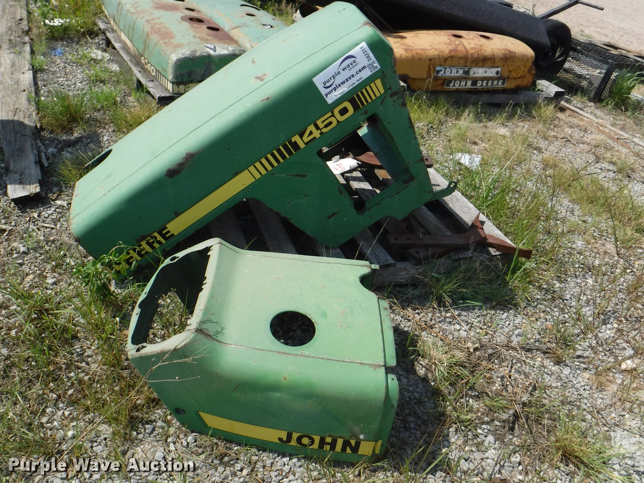 (9) John Deere tractor hoods in Sikeston, MO Item DA2311 sold