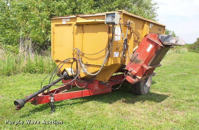 image for item DA1657 Knight 3025 Reel Auggie TMR mixer wagon