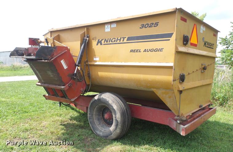 image for item DA1657 Knight 3025 Reel Auggie TMR mixer wagon