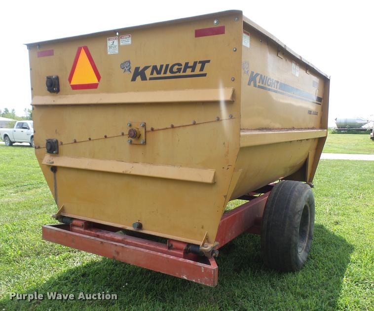 Knight 3025 Reel Auggie TMR mixer wagon in Baldwin City, KS Item