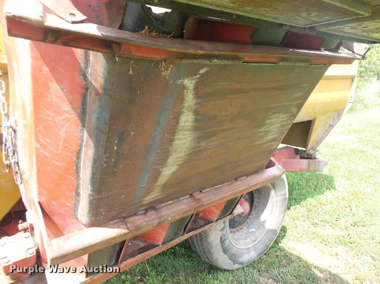 image for item DA1657 Knight 3025 Reel Auggie TMR mixer wagon