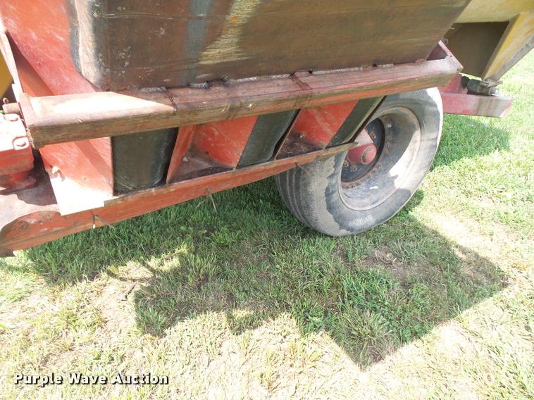 image for item DA1657 Knight 3025 Reel Auggie TMR mixer wagon