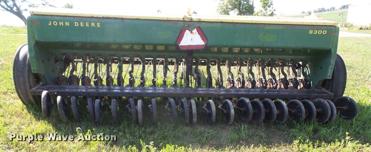 image for item DA1712 John Deere 8300 grain drill