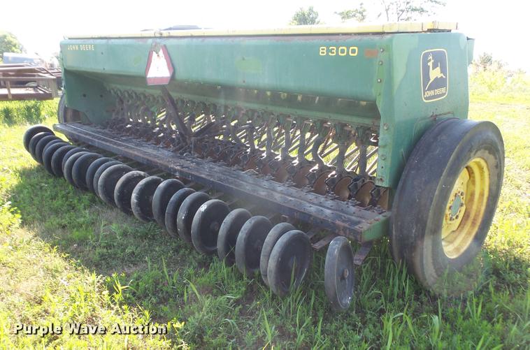 image for item DA1712 John Deere 8300 grain drill