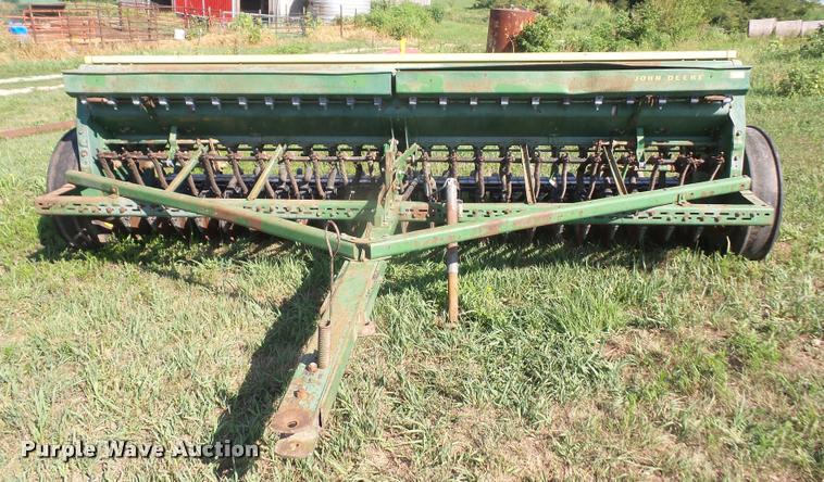 image for item DA1712 John Deere 8300 grain drill